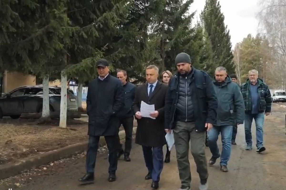 Сергей Тен проверил ход ремонта на проблемном участке автодороги в Чистых Ключах Пресс-служба ИРО ЕР