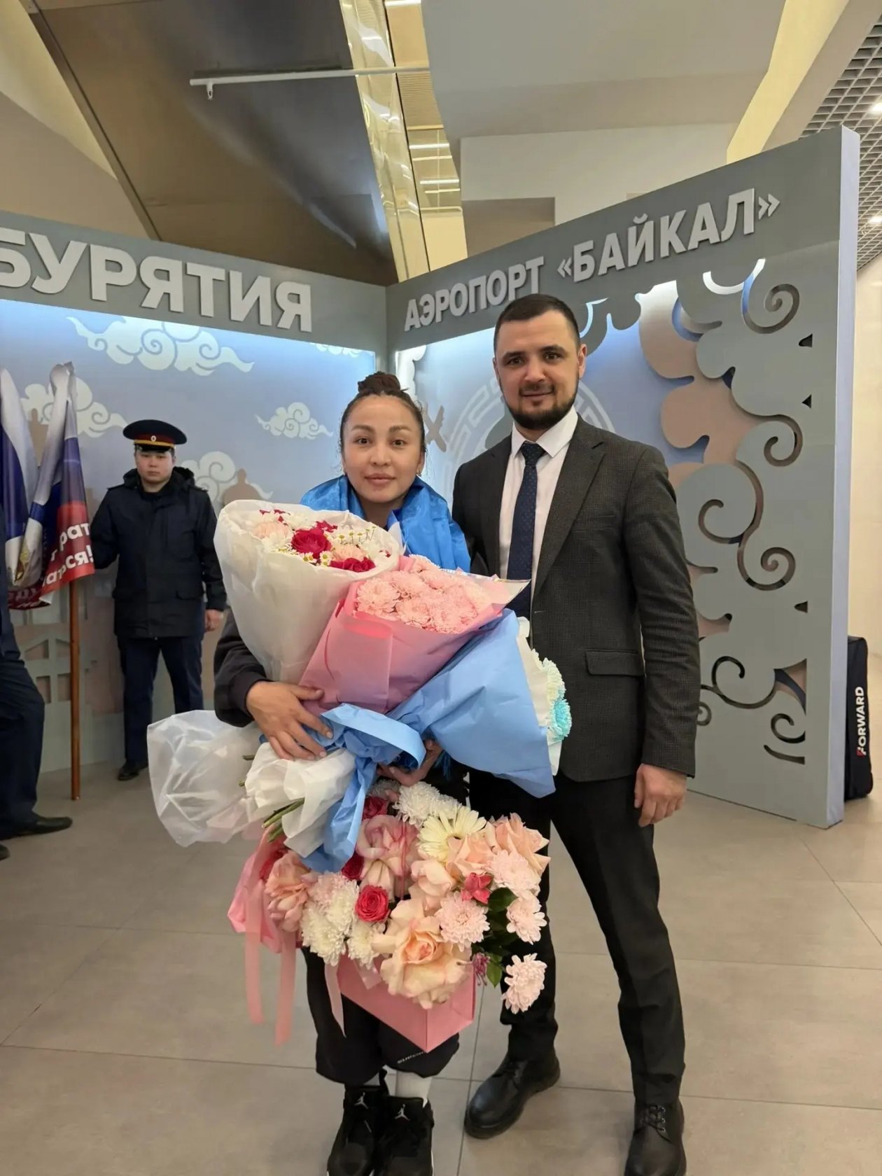 В аэропорту Улан-Удэ торжественно встретили победительницу кубка мира по самбо Минспорт Бурятии