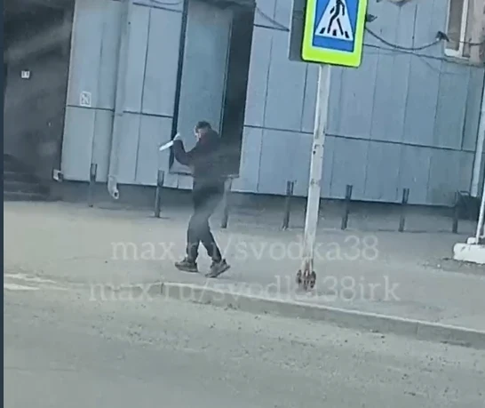 Жителя Ангарска привлекли к ответственности за нарушение общественного порядка Скриншот из видеоролика, предоставлен пресс-службой ГУ МВД России по Иркутской области