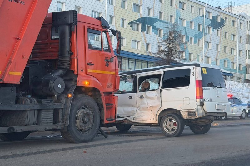 С места происшествия УМВД России по Магаданской области