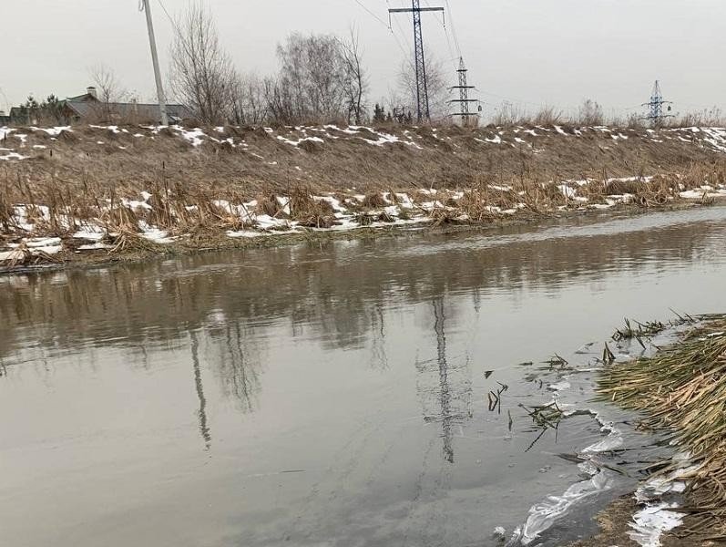 Загрязненная река в Мытищах Минэкологии Московской области
