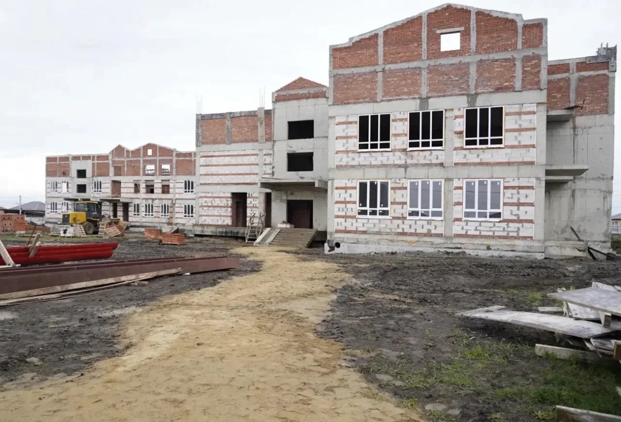 Глава региона поручил ускорить строительство детсада в Михайловске соцсети Владимира Владимирова