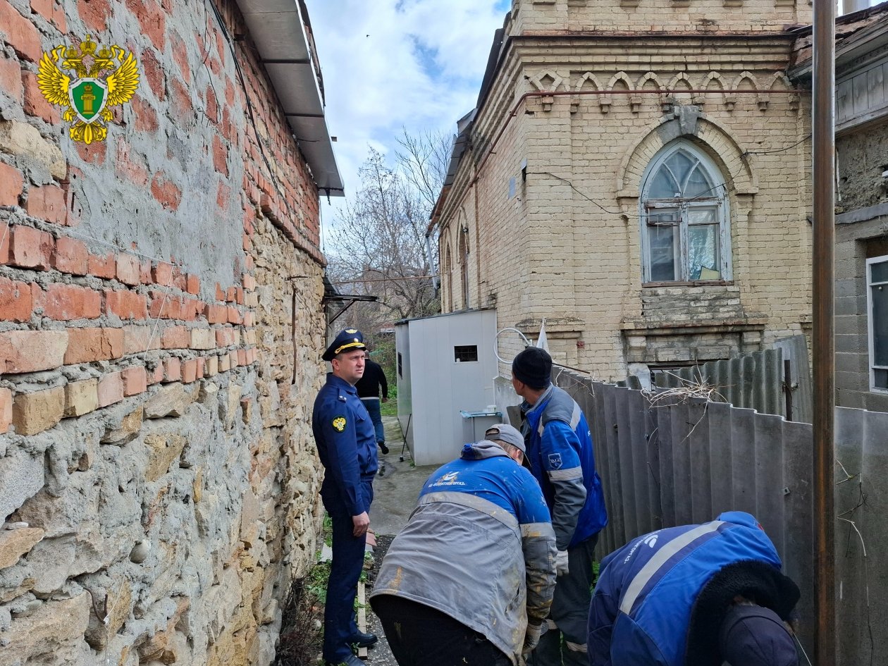 В Ессентуках после пожара в расселённом доме жителям вернули газ пресс-служба прокуратуры Ставрополья