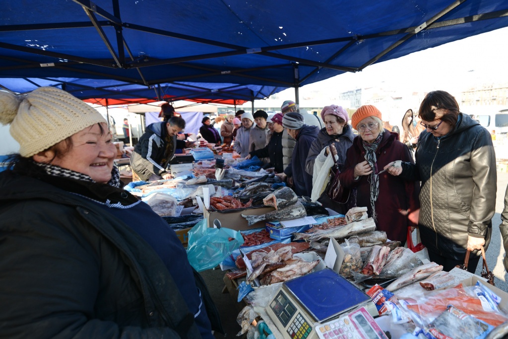 Постоянные покупатели отмечают, что продукты здесь всегда свежие и качественные, Фото с места события из других источников