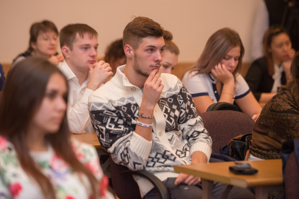 Студенты, Фото с места события собственное