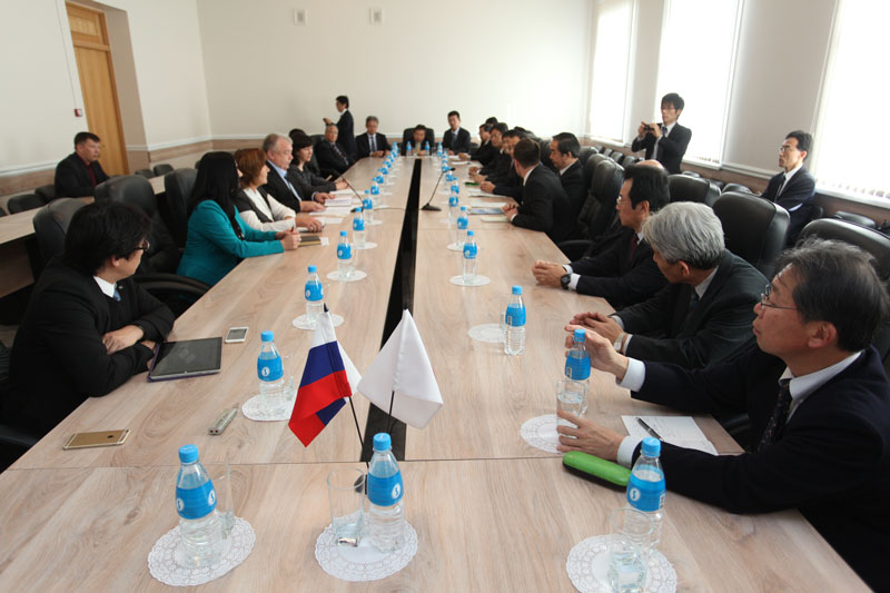Встреча российской и японской сторон, Фото с места события из других источников