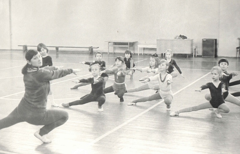 Элина Бурмистрова проводит занятие, Фото с места события из других источников