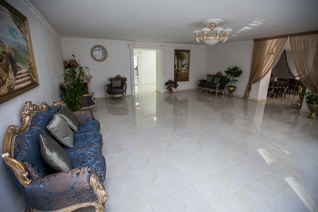 Международная школа "Развитие", Фото с места события собственное