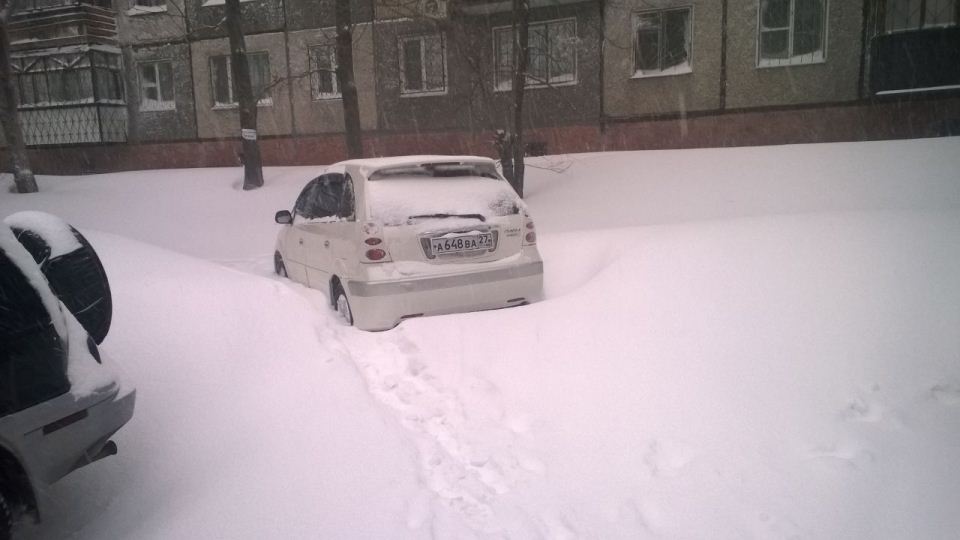 Застрявшие машины во дворах, Фото с места события собственное