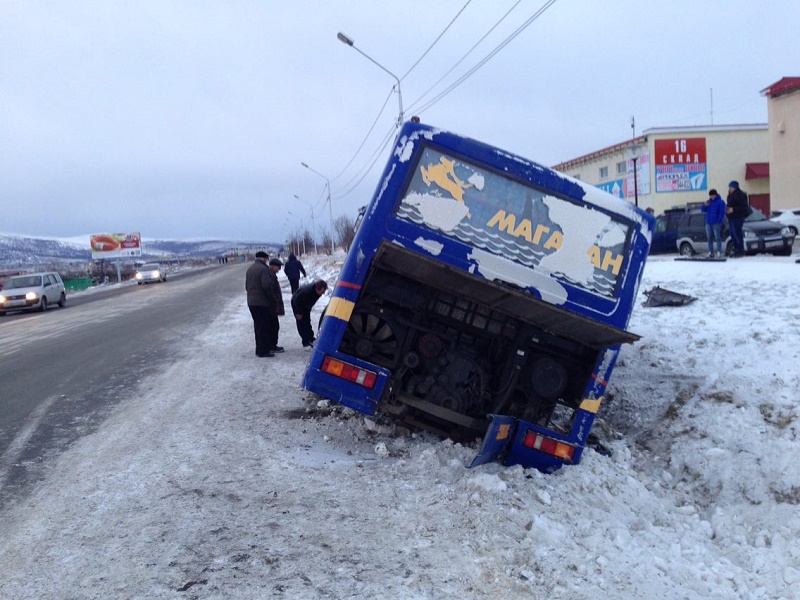 По одной из версии полицейских причиной ДТП могла стать халатность водителя – мужчина просто уснул за баранкой, Фото с места события собственное