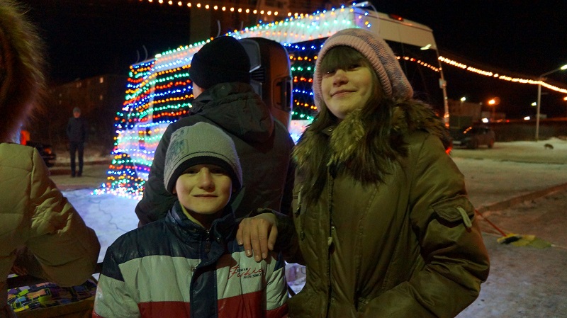 Юный магаданец Данил Гурин вместе с сестрой, Фото с места события собственное