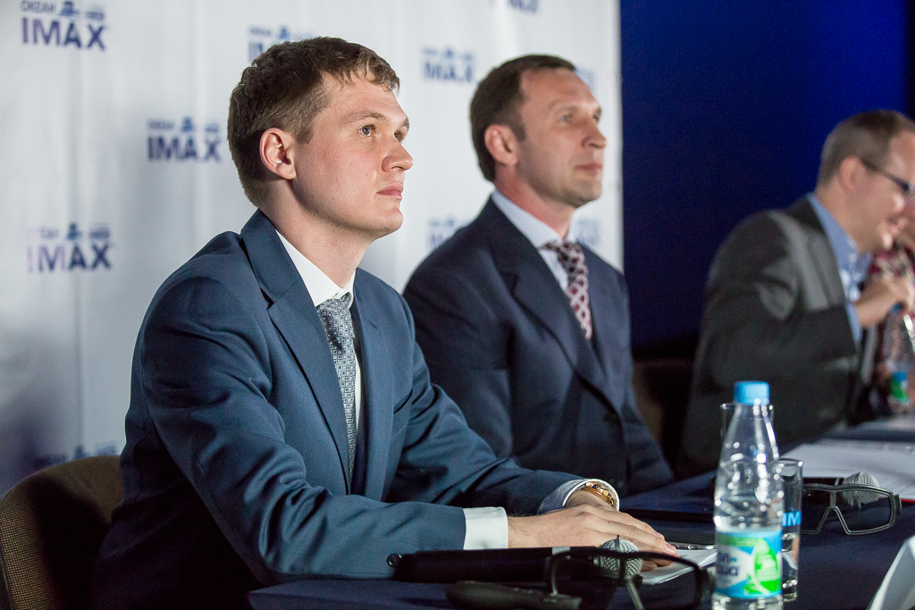 Пресс-конференция, Фото с места события собственное