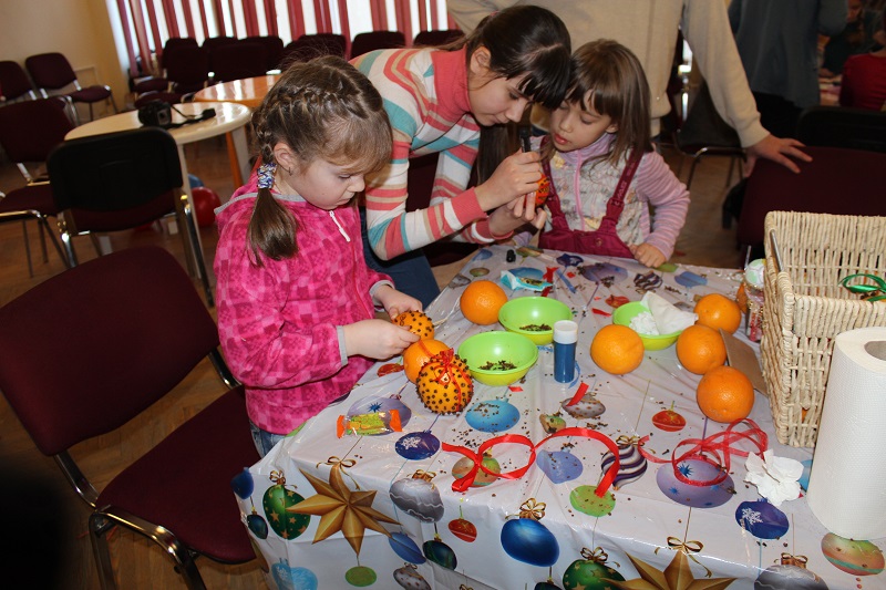 Дети увлечены работой, Фото с места события собственное