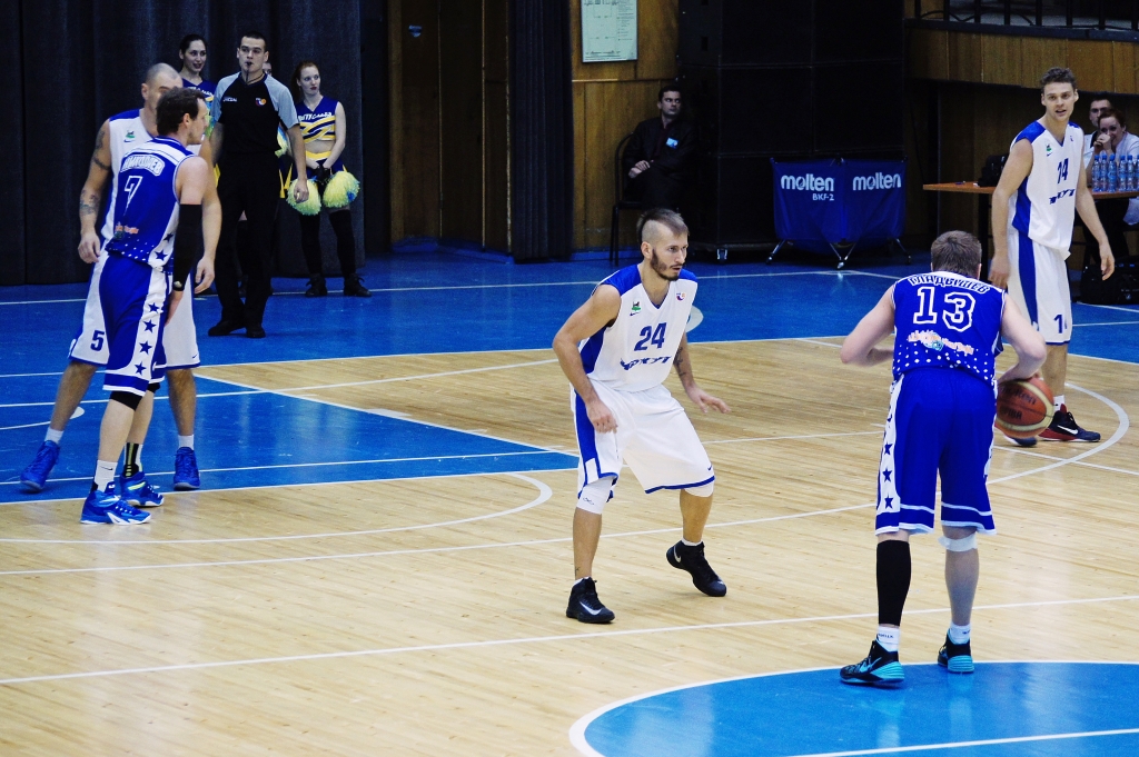 Баскетболисты "Иркута" потерпели поражение в матче с клубом "АлтайБаскет", Фото с места события собственное