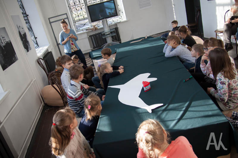 "Мы – дети китов", Фото с места события из других источников