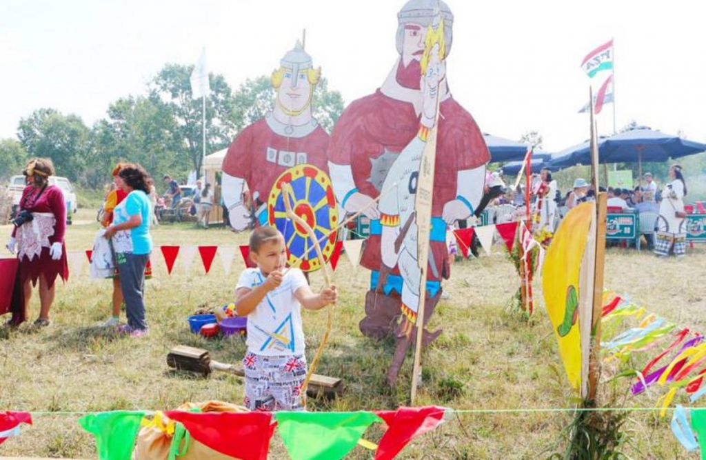 "Хоровод дружбы", Фото с места события из других источников