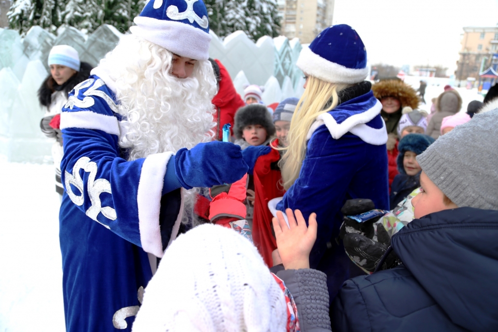 Новогодние городки открылись для хабаровчан в преддверие праздника, Фото с места события собственное