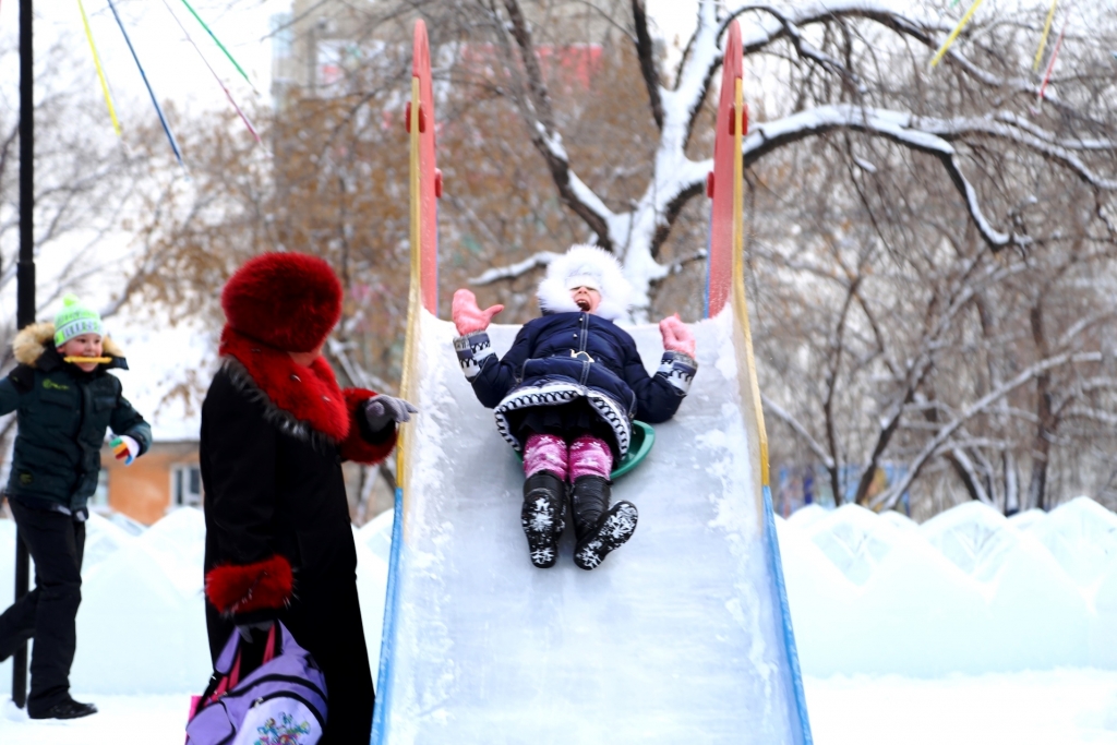 Новогодние городки открылись для хабаровчан в преддверие праздника, Фото с места события собственное