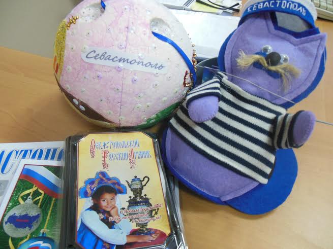 Новогодние игрушки из Севастополя доставили в Иркутск , Фото с места события из других источников