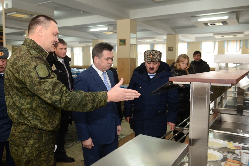 Владимир Миклушевский осмотрел столовую, Фото с места события из других источников