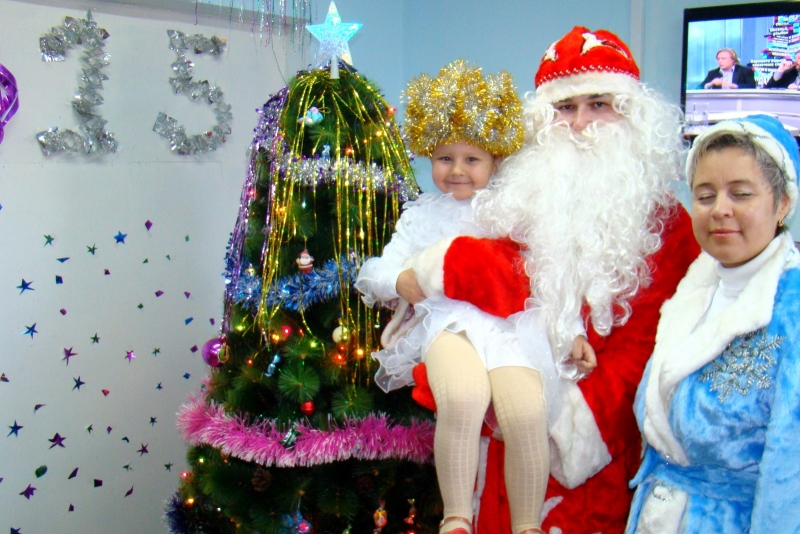 Дед Мороз-спасатель вручил подарки детям переселенцев с Украины в ЕАО, Фото с места события из других источников