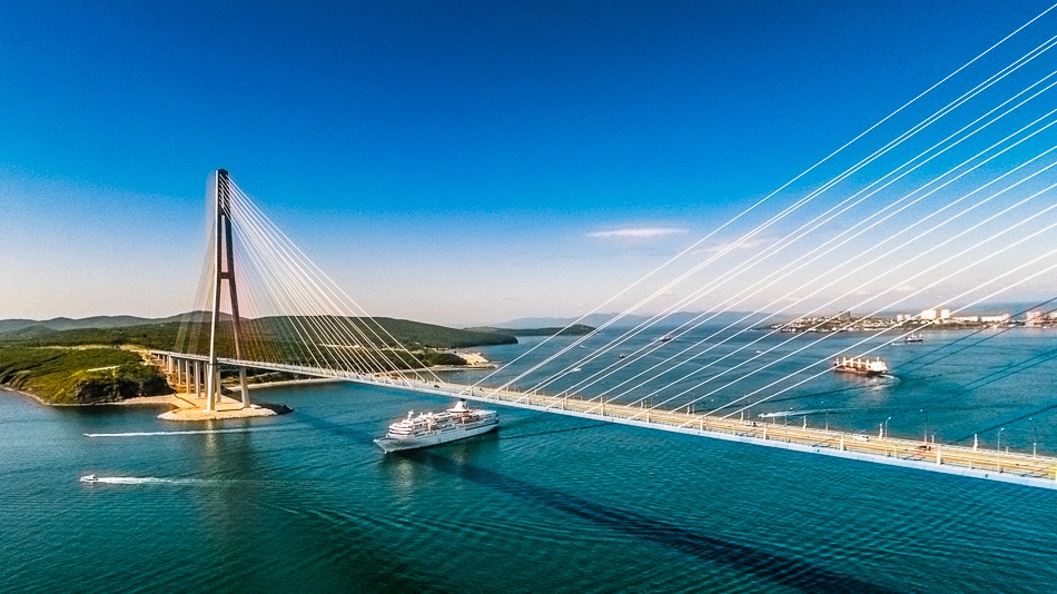 Мост на остров Русский, Фото с места события из других источников