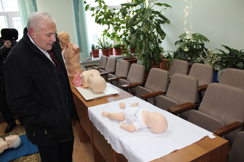 Детский манекен учебного класса станции скорой медицинской помощи, Фото с места события собственное