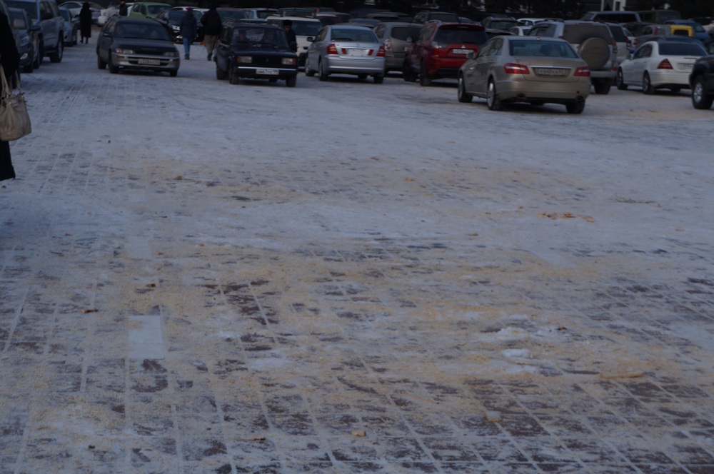 Ледовый городок в центре Улан-Удэ готов к встрече Нового года, Фото с места события собственное