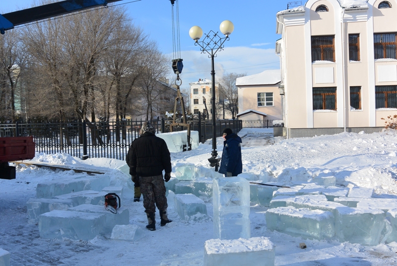 Строительный материал - лед, Фото с места события собственное