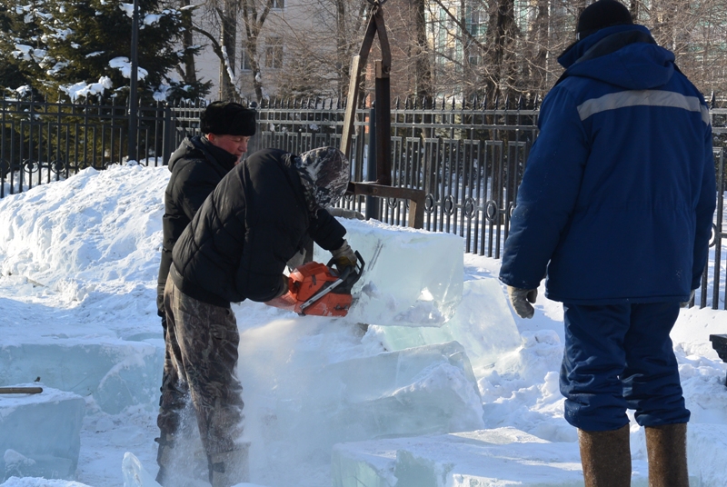 Подгонка блоков идет на месте, Фото с места события собственное
