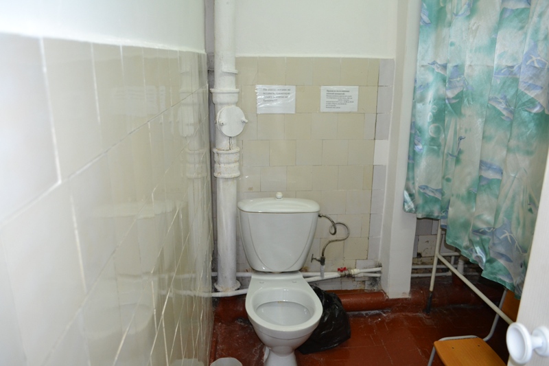 Туалет больше не похож на рассадник заразы, Фото с места события собственное