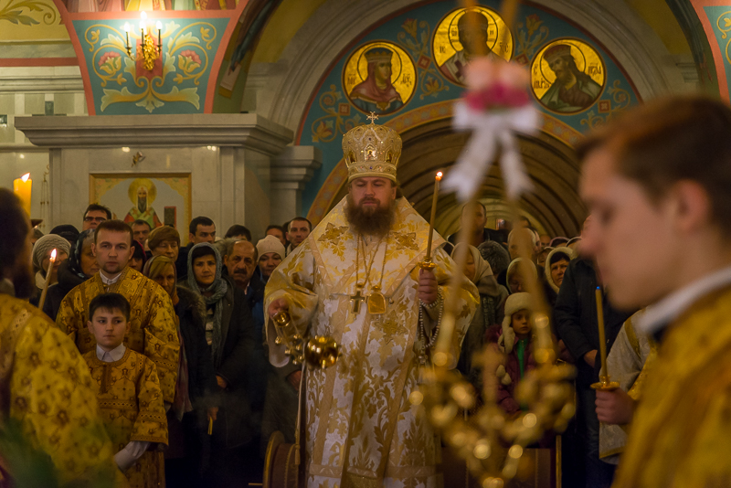 В главном храме Колымы Богослужение совершил епископ Магаданский и Синегорский Иоанн, Фото с места события собственное