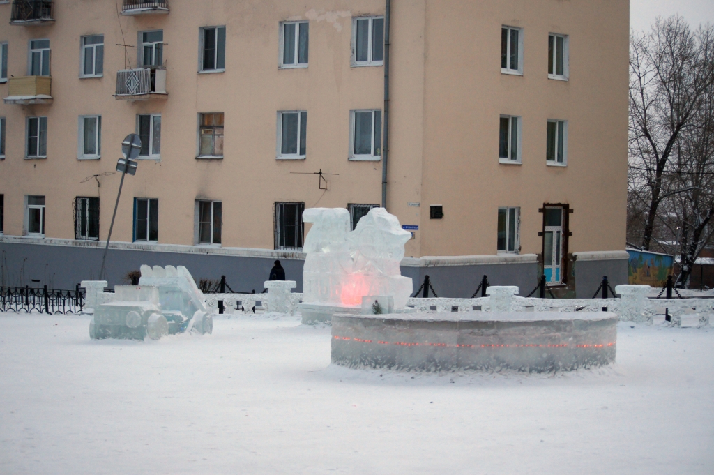 Скульптуры в честь 70-летия Победы в Великой Отечественной войне, Фото с места события собственное