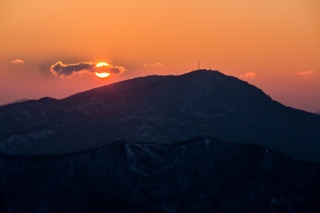 Вершина горы-лучшее место для наблюдения за восходом солнца, Фото с места события собственное