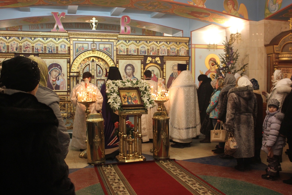 Литургию совершил Епископ Находкинский и Преображенский Николай, Фото с места события собственное