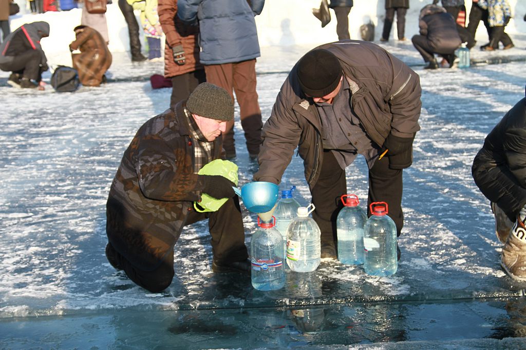 Алиса можно ли устраивать похороны на крещение. Крещение воткинск остров. Крещение в 2024 выходной или нет. Крещение 19 января прорубь. Крещение в 2024 выходной или нет.