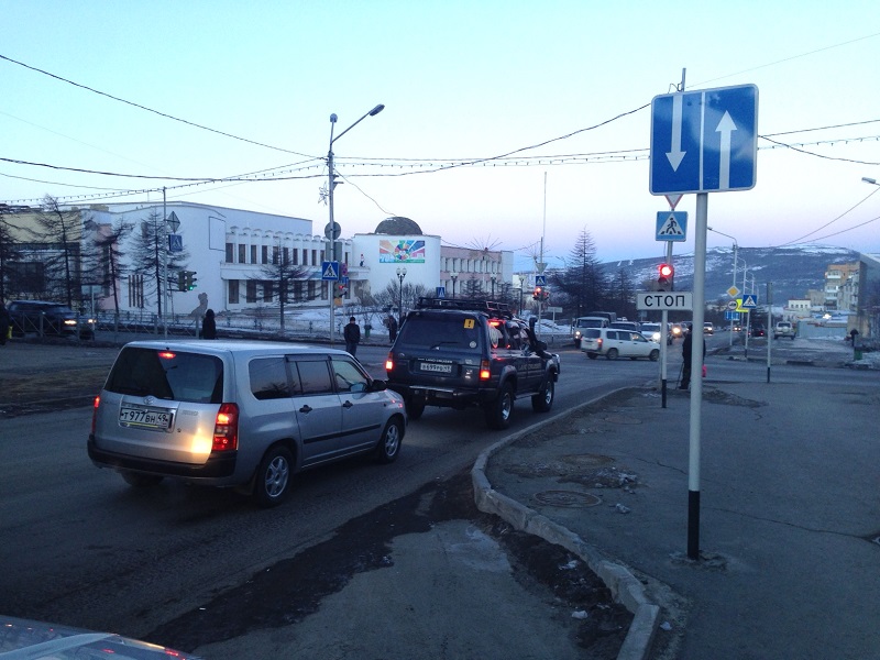 В редакцию ИА MagadanMedia поступили претензии от магаданских автомобилистов на пробку, которая образовывается во время транспортной активности на улице Парковой Александр Крылов, MagadanMedia