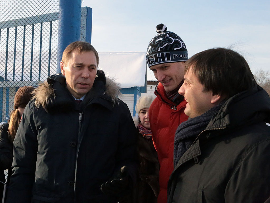 Виктор Кондрашов оценил качество льда, Фото с места события собственное