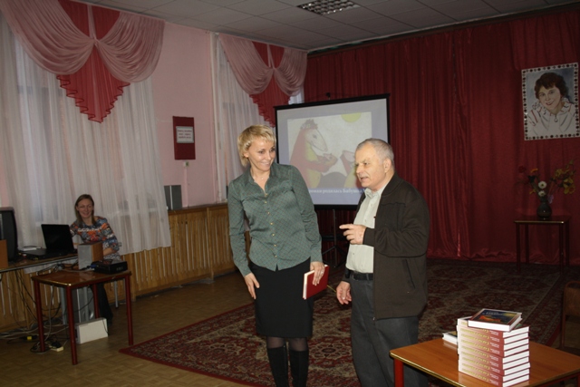 Мария Ковтун просит не раскрывать, чем заканчивается книга, Фото с места события собственное