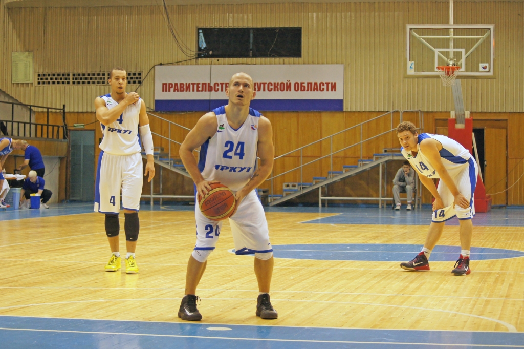 Баскетболисты "Иркута", Фото с места события собственное