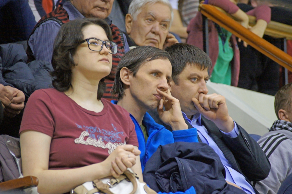 Наблюдают за игрой команд, Фото с места события собственное