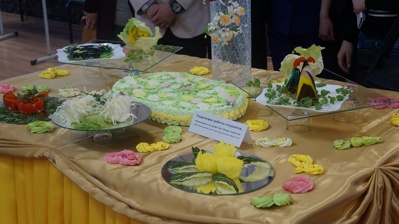 Угощения от Магаданского лицея индустрии питания и сферы услуг, Фото с места события собственное