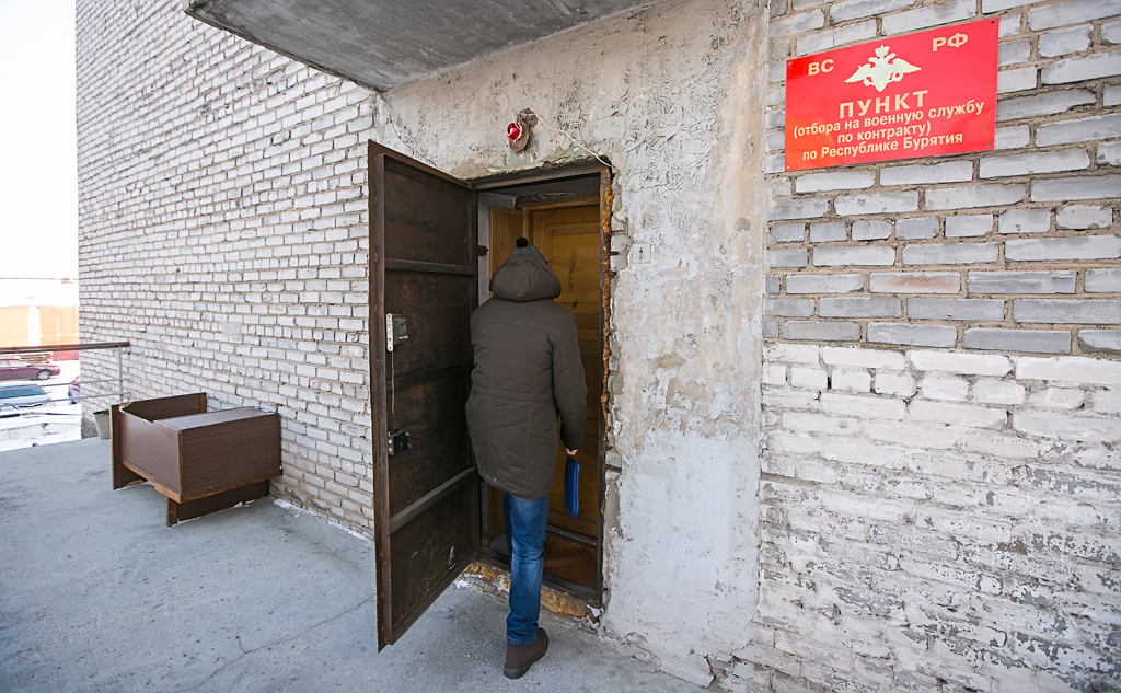 Военная служба по контракту, Фото с места события собственное