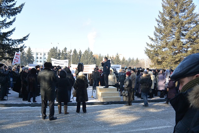 Глава ООО "Дельта" завершил свой митинг №2 сбором подписей за отставку губернатора ЕАО, Фото с места события собственное