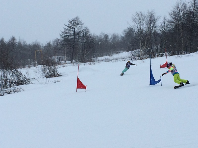 Отметим, что на горные лыжи и сноуборд в школе принимают детей с 8 лет, Фото с места события собственное