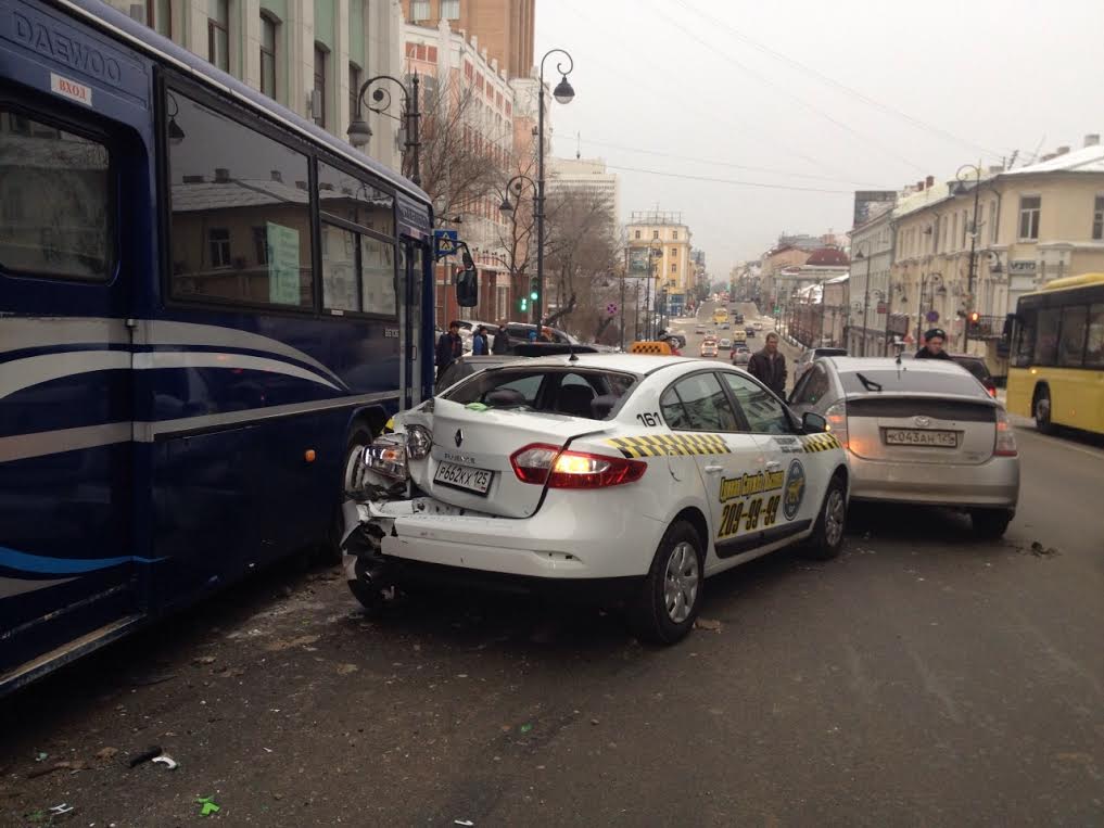 ДТП с автобусом ГИБДД Владивостока