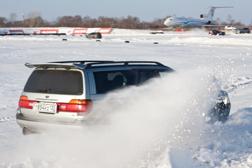 Из этапа в этап в соревновании принимают участие совершенно разные автомобили, Фото с места события из других источников