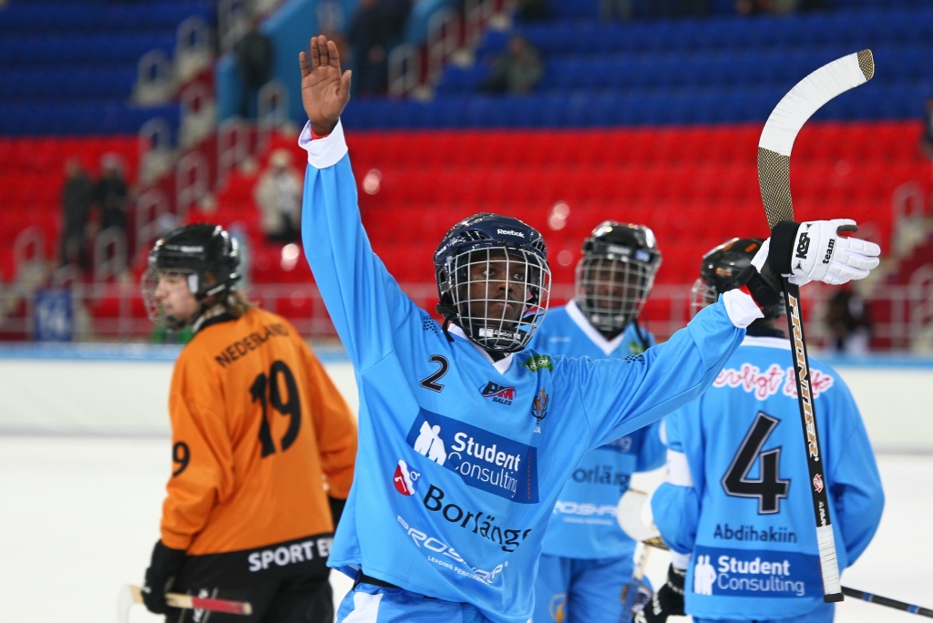 Сборная Сомали забивает свой первый гол в Чемпионате мира, Фото с места события из других источников