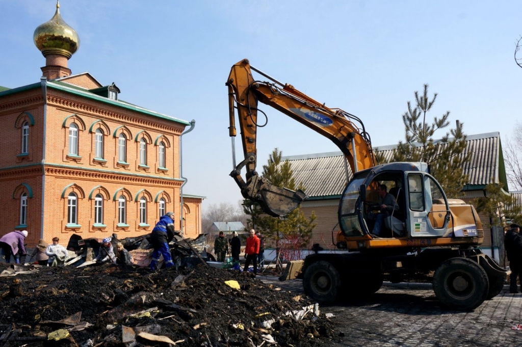 Храм Александра Невского в Хабаровске сгорел дотла, Фото с места события собственное