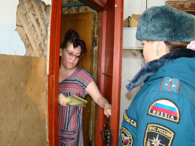 Жильцам вручили памятки по пожбезопасности, Фото с места события из других источников